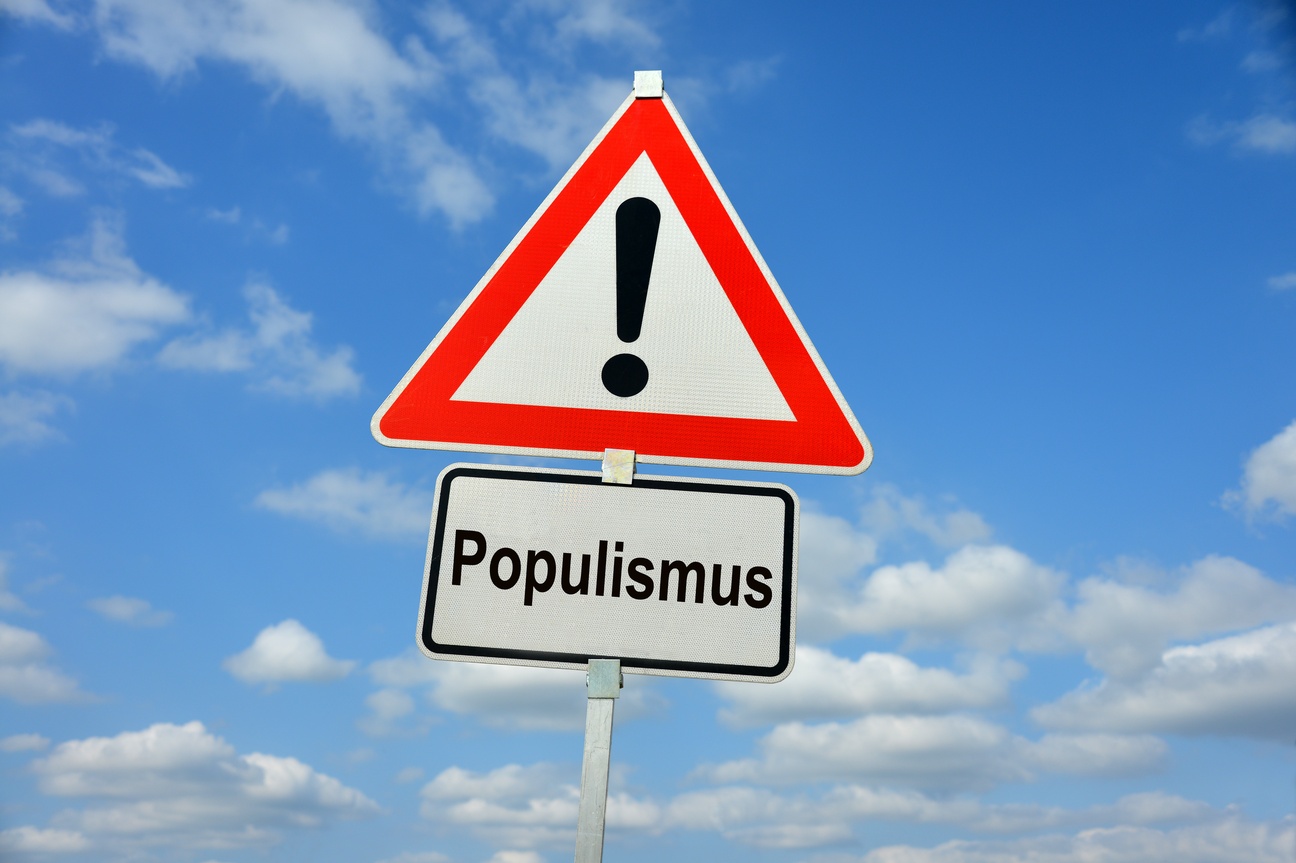 Warnschild mit "Populismus" © nmann77, Adobe Stock