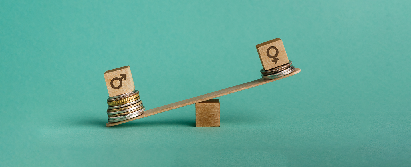 Eine Wippe, welche die Lohnunterschiede zwischen M&auml;nnern und Frauen symbolisiert &copy; Prostock-studio - stock.adobe.com