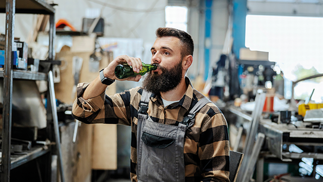 Imagebild Sucht und Arbeit © dusanpetkovic1 - stock.adobe.com