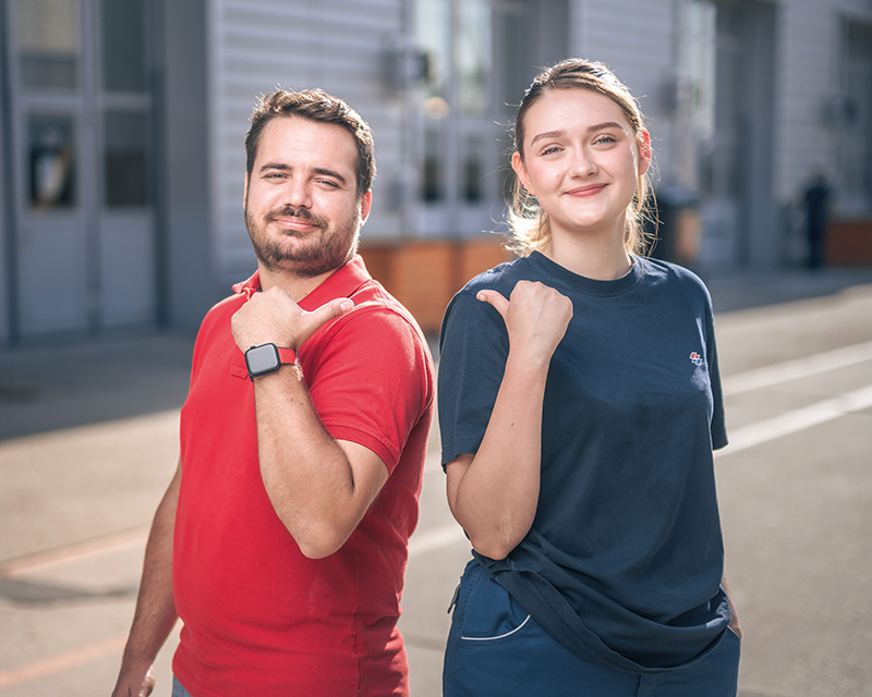 Betriebsrat Martin Steininger und Jugendvertrauensr&auml;tin Vanessa Domic im Gespr&auml;ch &uuml;ber Lehrausbildung &copy; Markus Zahradnik